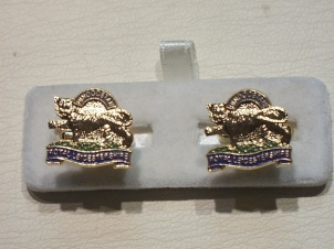 Royal Leicestershire Regiment enamelled cufflinks - Click Image to Close